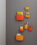 Pocket vægopbevaring spicy orange på væg fra Normann Copenhagen - Fransenhome